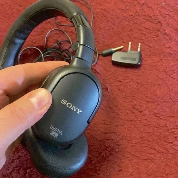 SONY  DIGITAL NEW EXPENSIVE HEADPHONES 🎧 FOR LAPTOPS 👩‍💻 NOISE-CANCELLING - Picture 7 of 11
